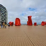 2 slaapkamer appartement op de zeedijk van Oostende.