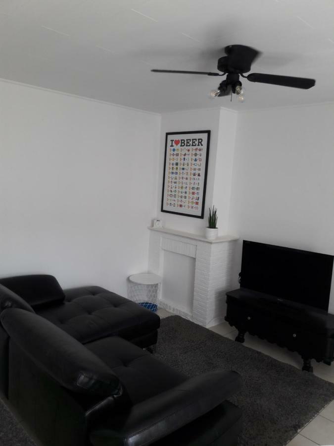 2 Slaapkamer Op De Zeedijk Oostende. * Oostende