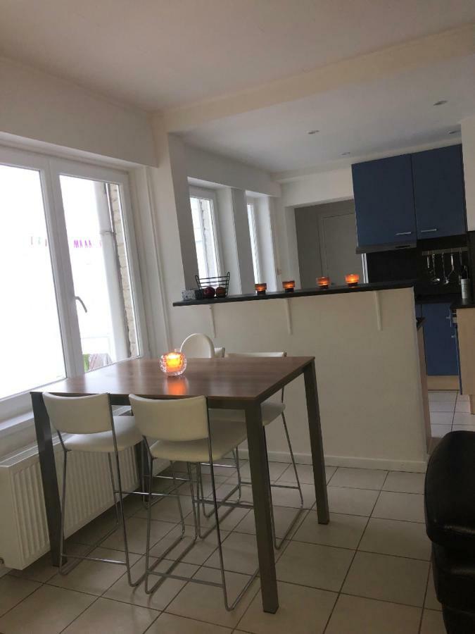 2 Slaapkamer Op De Zeedijk Oostende. Appartement