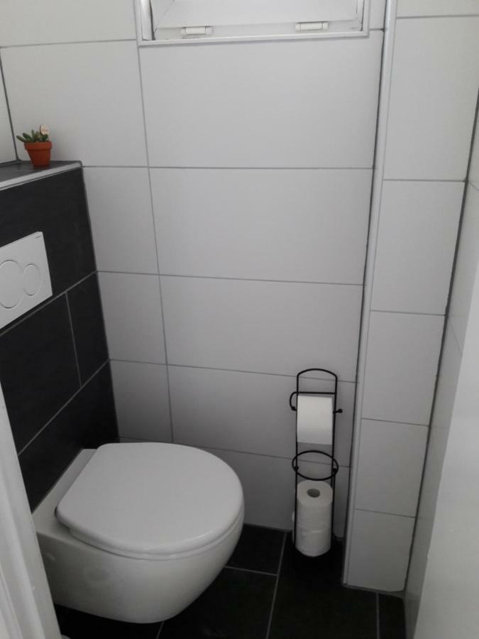 Appartement 2 Slaapkamer Op De Zeedijk Oostende. *
