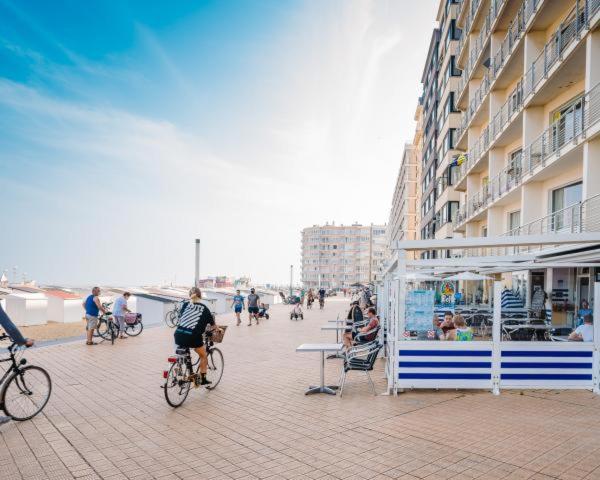 2 Slaapkamer Op De Zeedijk Oostende. Apartment Ostend